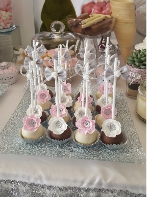 Wedding cake pops